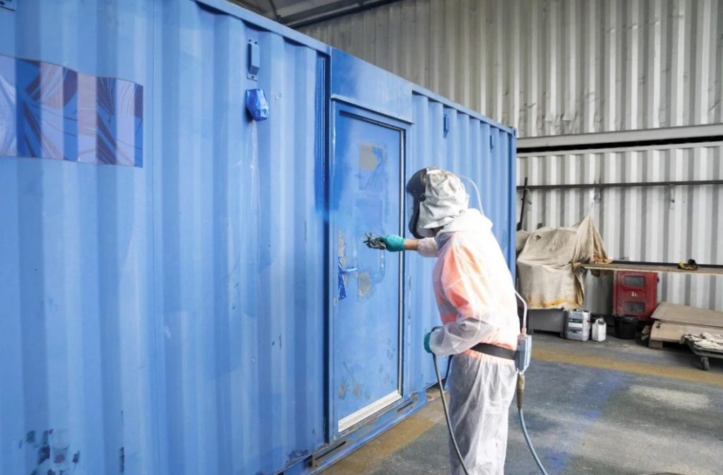CÔNG NGHỆ SƠN CONTAINER PHỦ BÓNG HAI THÀNH PHẦN ACRYLIC POLYURETHANE 2K: TIÊU CHUẨN VÀNG GIỮ VỎ CONTAINER LUÔN MỚI