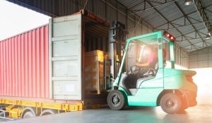 PHÂN TÍCH KHẢ NĂNG CHỊU TẢI CỤC BỘ VÀ ĐỘ UỐN CỦA SÀN GỖ CONTAINER KHO TIÊU CHUẨN