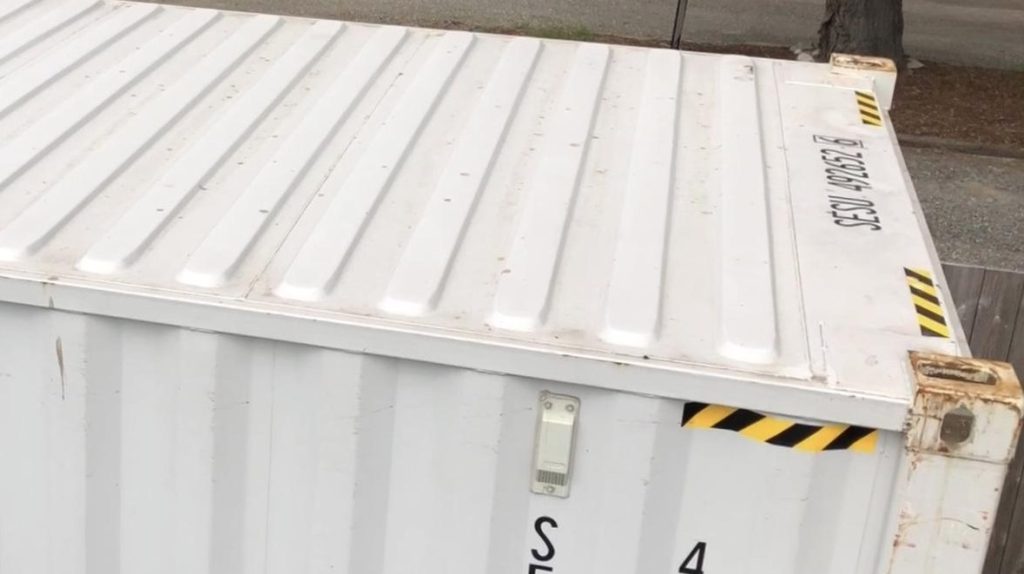 THIẾT KẾ GÂN MUI DỐC PHẲNG MƯỢT GIÚP MUI CONTAINER KHO THOÁT MƯA NHANH NGĂN DỘT