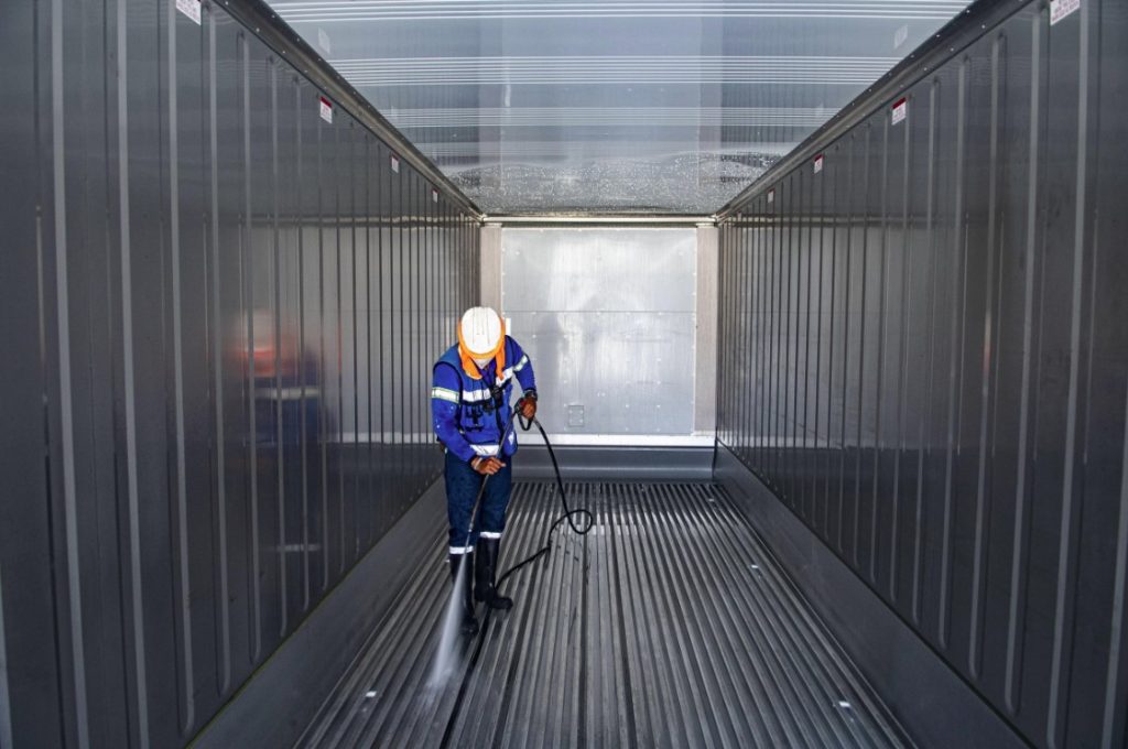 THIẾT KẾ HỆ RÃNH GOM NƯỚC ĐÚC ÂM ĐÁY VÁCH SƯỜN GIÚP LÒNG SÀN NHÔM CONTAINER LẠNH LUÔN KHÔ SẠCH ĐẠT CHUẨN