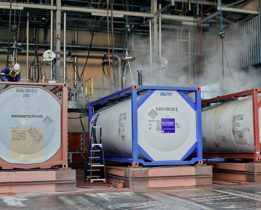 Giải pháp sấy khô và hút chân không lòng Tank Container thực phẩm