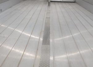 Xử lý sự cố đọng nước sàn container lạnh làm hỏng hàng hóa bên trong