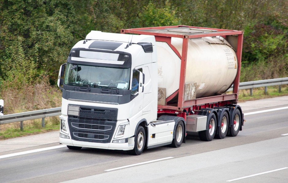 Đánh giá hiệu quả kinh tế khi đầu tư moóc chở Tank Container