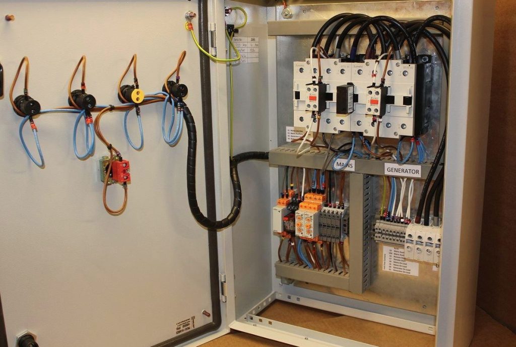 Cách đấu nối và sử dụng tủ điện chuyển nguồn tự động cho container lạnh và Genset