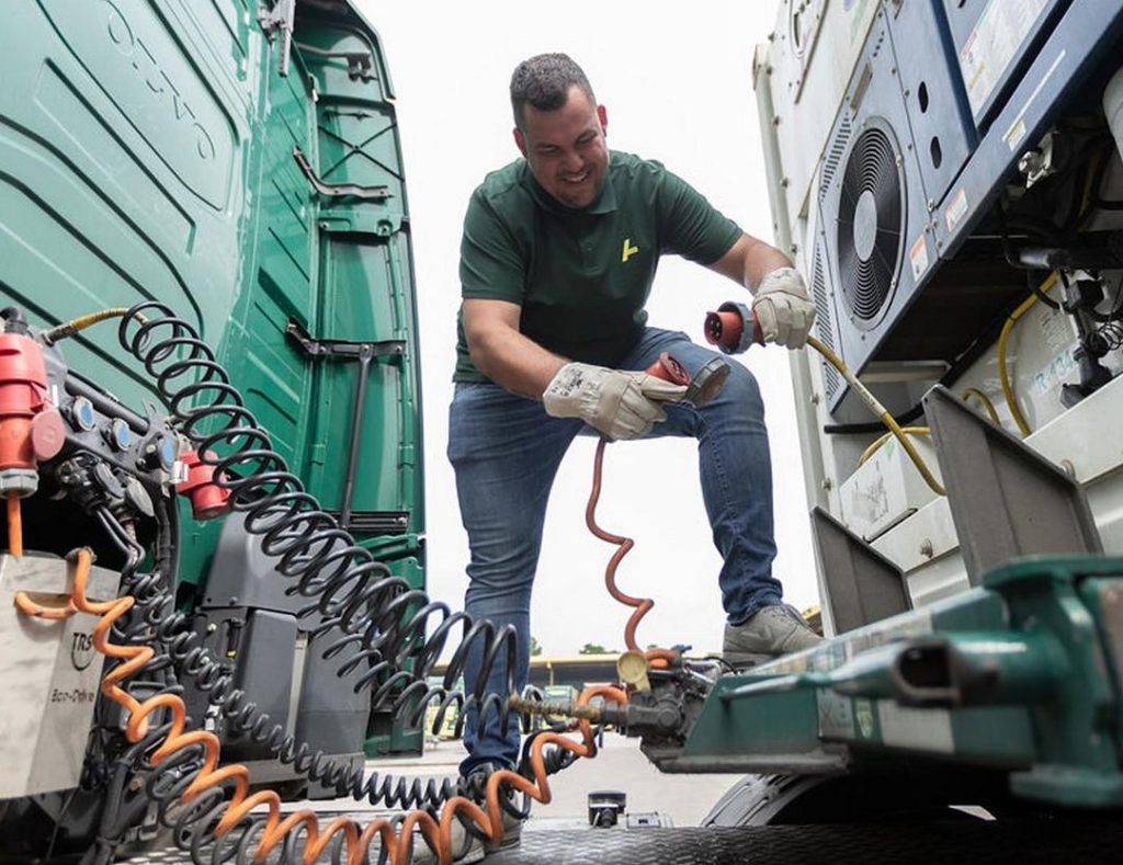  Quy trình kiểm tra an toàn điện máy phát điện container khi cắm nguồn từ Genset