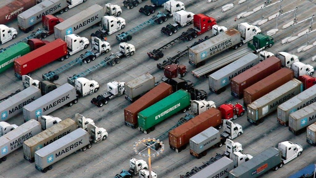 Giải pháp cắt giảm chi phí vận tải container không tên trong vận hành chuỗi cung ứng